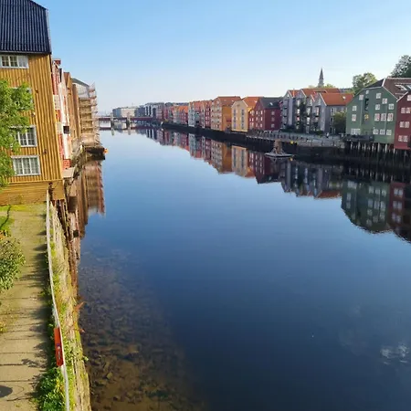 Brygga Sentrum, Privat Rom I Vart Hjem Отель типа 