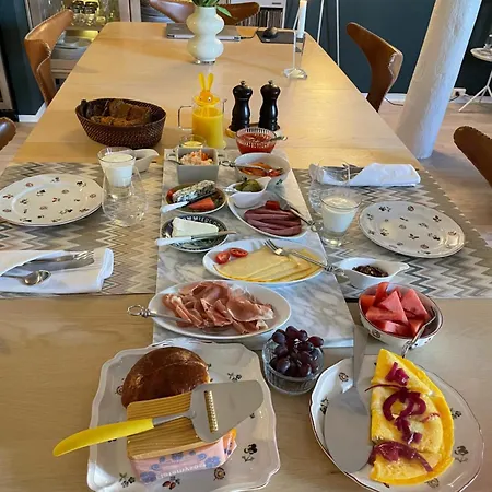 Alojamento de Acomodação e Pequeno-almoço Brygga Sentrum, Privat Rom I Vart Hjem